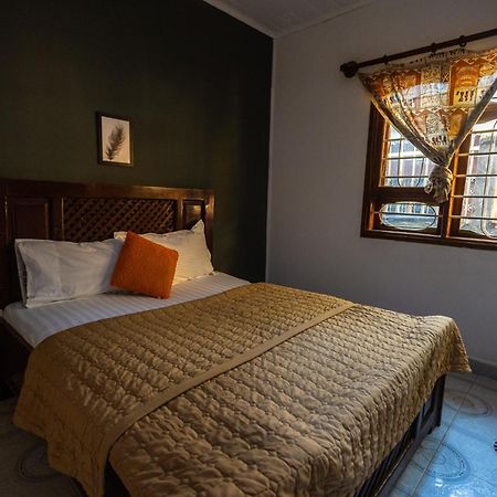 Safari Adventures-House Bed and Breakfast Arusha Eksteriør billede