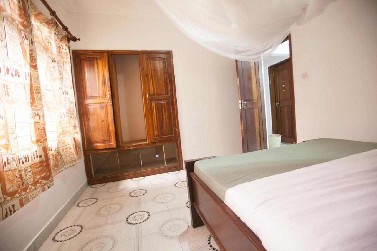 Safari Adventures-House Bed and Breakfast Arusha Eksteriør billede
