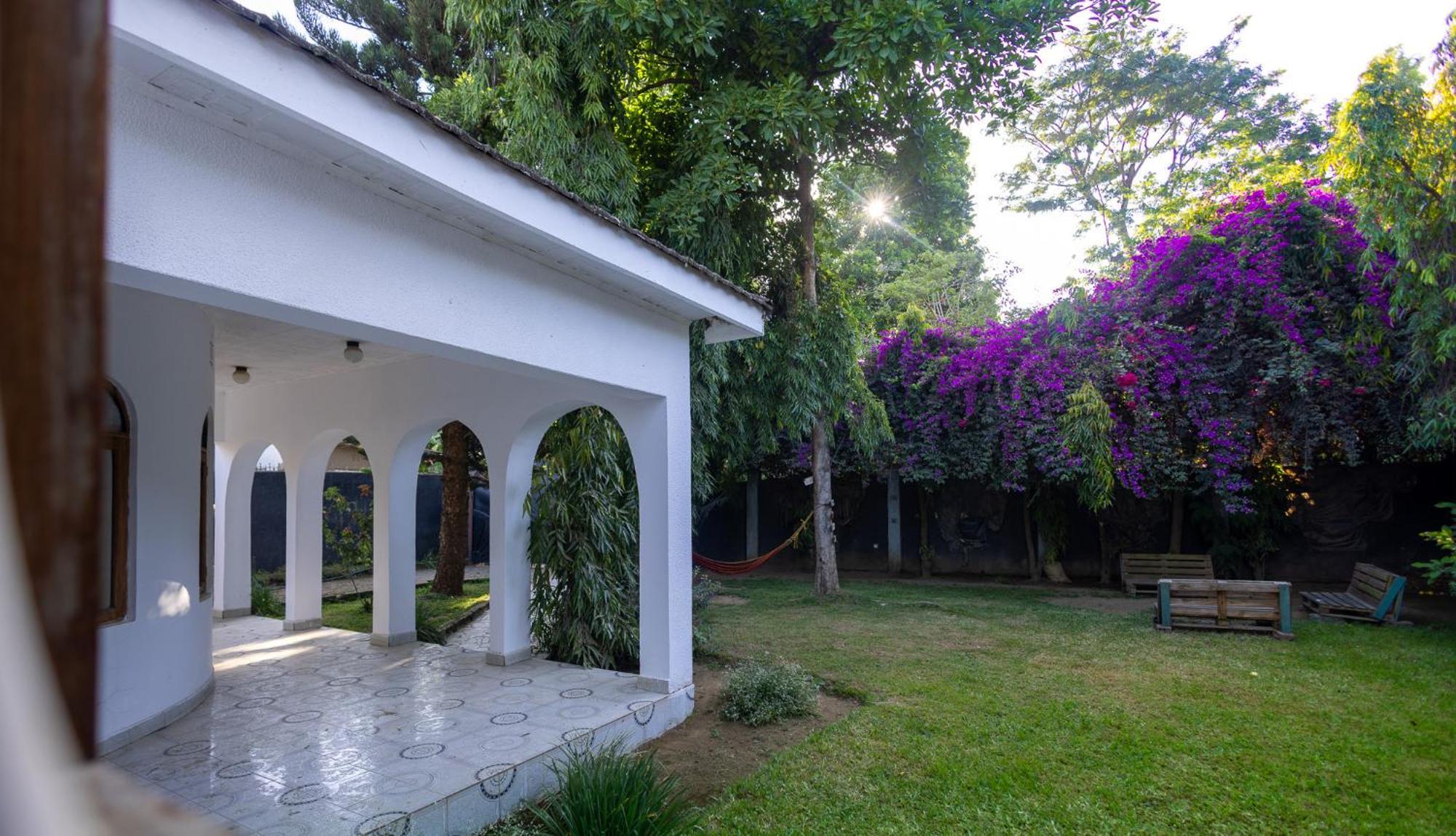 Safari Adventures-House Bed and Breakfast Arusha Eksteriør billede